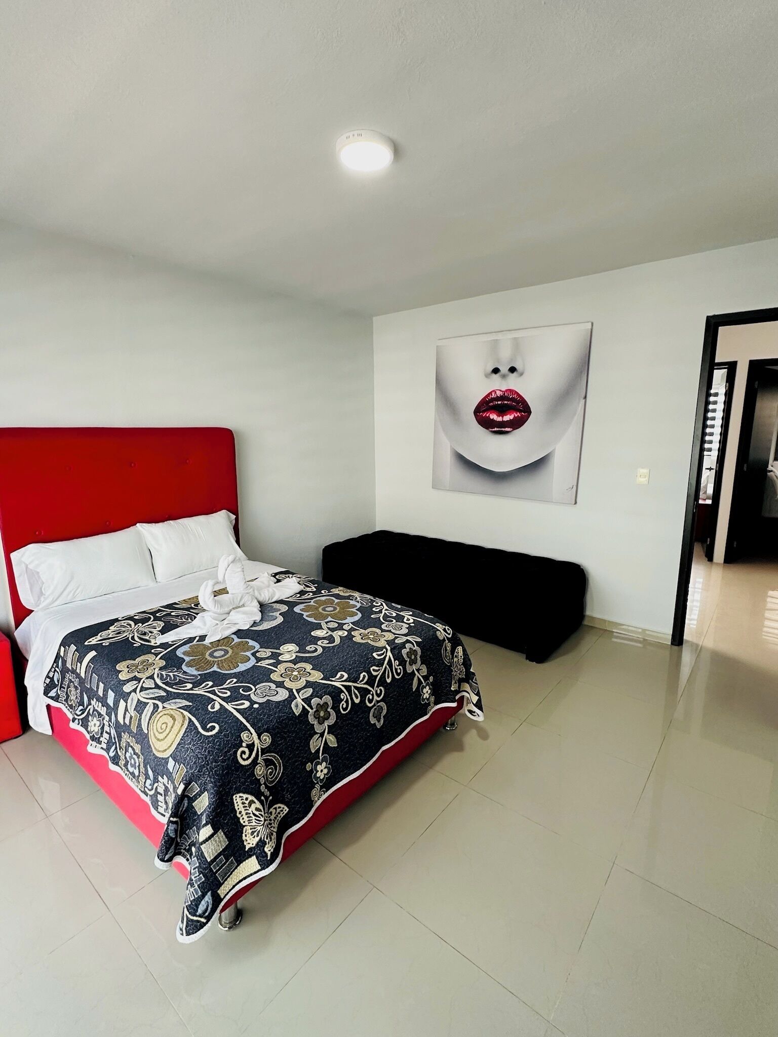 3 makuuhuonetta, untuvapeitot, silitysrauta/-lauta, ilmainen Wi-Fi