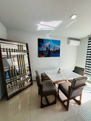 42-吋智慧型電視、有線頻道、地暖系統