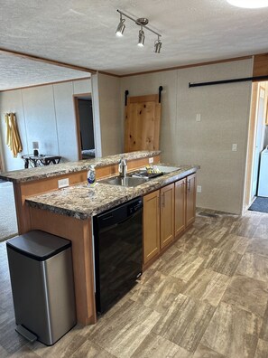 Fridge, microwave, oven, stovetop - Sunrise Shores on Paul Lake (Edna Township)