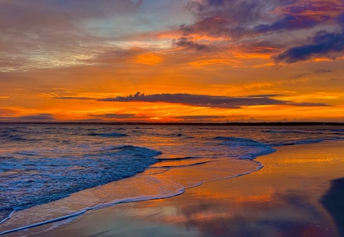 Paradise at The Point - Relaxing Home Steps to Beach + Sunsets + Ocean views