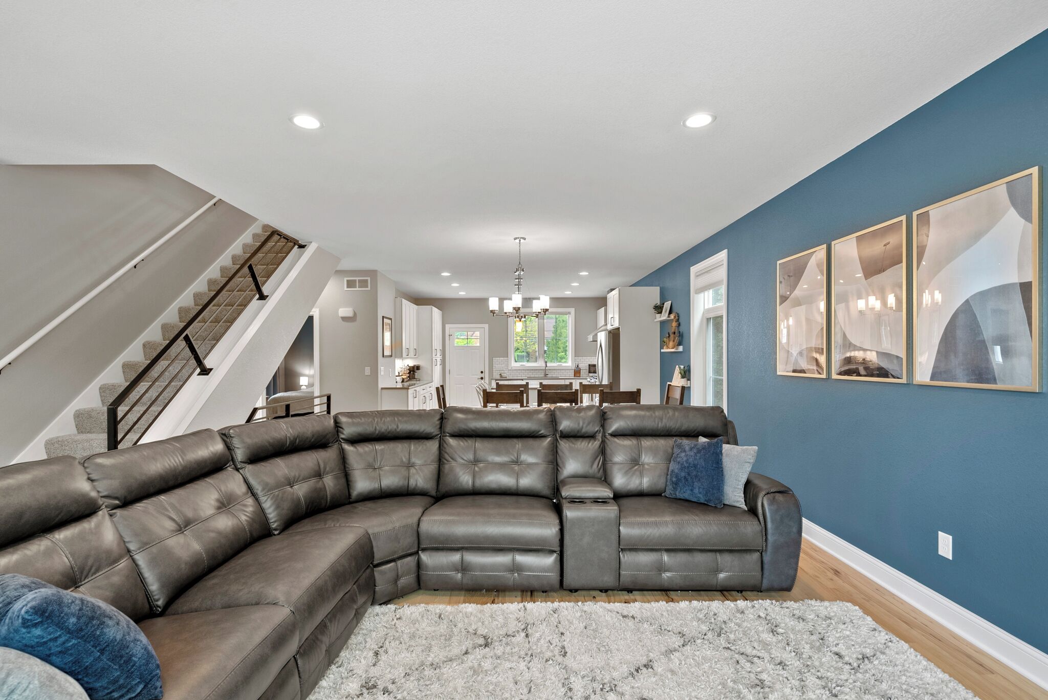 智能电视、壁炉、电子游戏