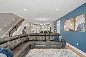 Smart-tv, een open haard en videospelletjes