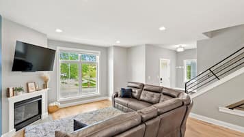 Smart TV, fireplace, video games