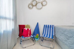 2 bedrooms, in-room safe, desk, iron/ironing board