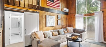 Eagle Rock Resort - Just a short walk to the beach!