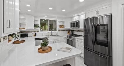 Eagle Rock Resort - Just a short walk to the beach!