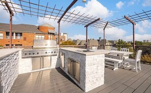 Outdoor dining - Dallas Townhouse with rooftop (Dallas)