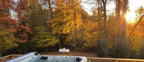 Bañera de hidromasaje al aire libre