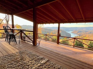 Terrace/patio - Stunning, Mtn-Top, Lakeview Cabin on Private 8 acres (Butler)