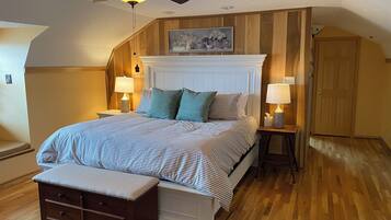 3 bedrooms, iron/ironing board, travel crib, free WiFi