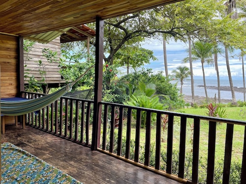 Magic place with ocean view & direct beach access - A wood house in paradise