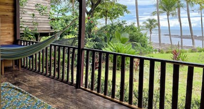 Magic place with ocean view & direct beach access - A wood house in paradise