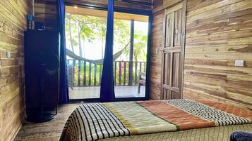 2 dormitorios, cuna de viaje, wifi gratis y ropa de cama