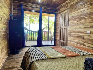 2 bedrooms, travel crib, free WiFi, bed sheets