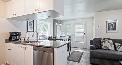 Newly Renovated Unit: Contemporary Interiors, Minutes from Fine Dining & Wold Class Skiing!