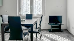 Dining - Residenza delle Rose 2, comfortable two-room apartment near the sea (Roseto degli Abruzzi)