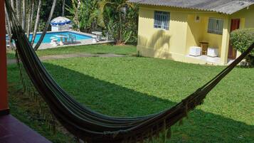 Kahden hengen standard-huone (yksi tai kaksi sänkyä), näköala puutarhaan | Pimennysverhot, silitysrauta/-lauta, ilmainen Wi-Fi, vuodevaatteet