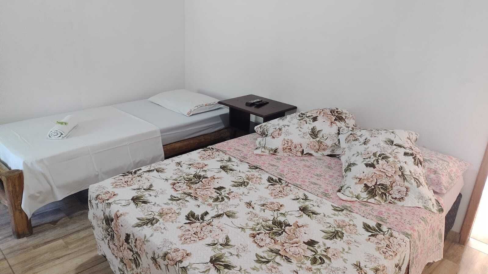 Apartamento familiar, vistas al jardín | Ropa de cama de alta calidad y cortinas opacas