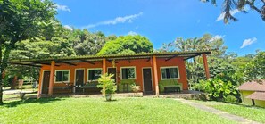 Blackout drapes, iron/ironing board, free WiFi, bed sheets - Pousada Bela Vista  (Itatiaia)