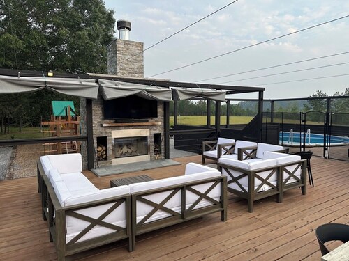 Modern Glamping Cabin in National Forest Near NOLA