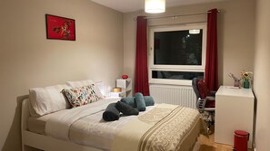 Apartment | 1 bedroom, free WiFi, bed sheets - Cosy 1-bed Flat, Family Friendly, Free Parking (London)