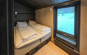 4 bedrooms, free WiFi, bed sheets