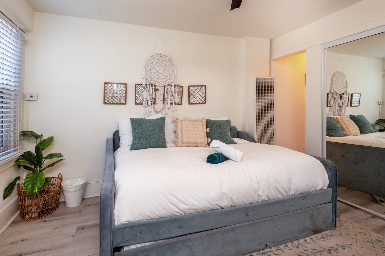 Venice Beach Bliss:  1BR Apartment