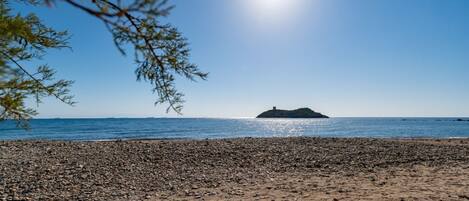 Beach nearby, beach towels