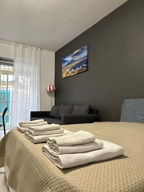 2 bedrooms, iron/ironing board, WiFi, bed sheets - New Generation Toledo (Napoli)