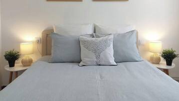 3 slaapkamers, een strijkplank/strijkijzer, wifi, beddengoed