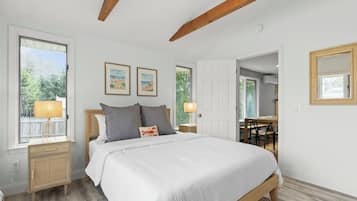 4 bedrooms, desk, iron/ironing board, travel cot
