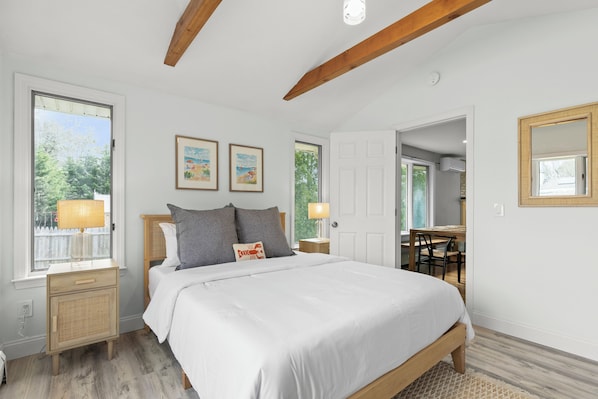4 bedrooms, desk, iron/ironing board, travel cot