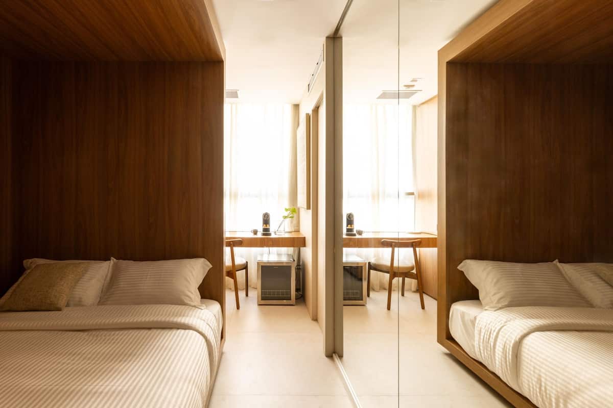 Standard Studio, Non Smoking, Private Bathroom | Hypo-allergenic bedding, laptop workspace, free WiFi, bed sheets