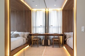 Hypo-allergenic bedding, laptop workspace, free WiFi, bed sheets