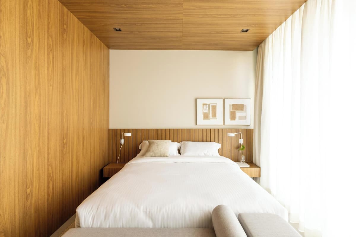 Superior Studio, 1 Double Bed, Private Bathroom | Hypo-allergenic bedding, laptop workspace, free WiFi, bed sheets