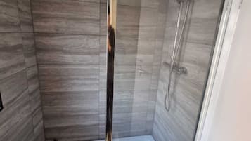 Standard Double Room, City View | Bathroom