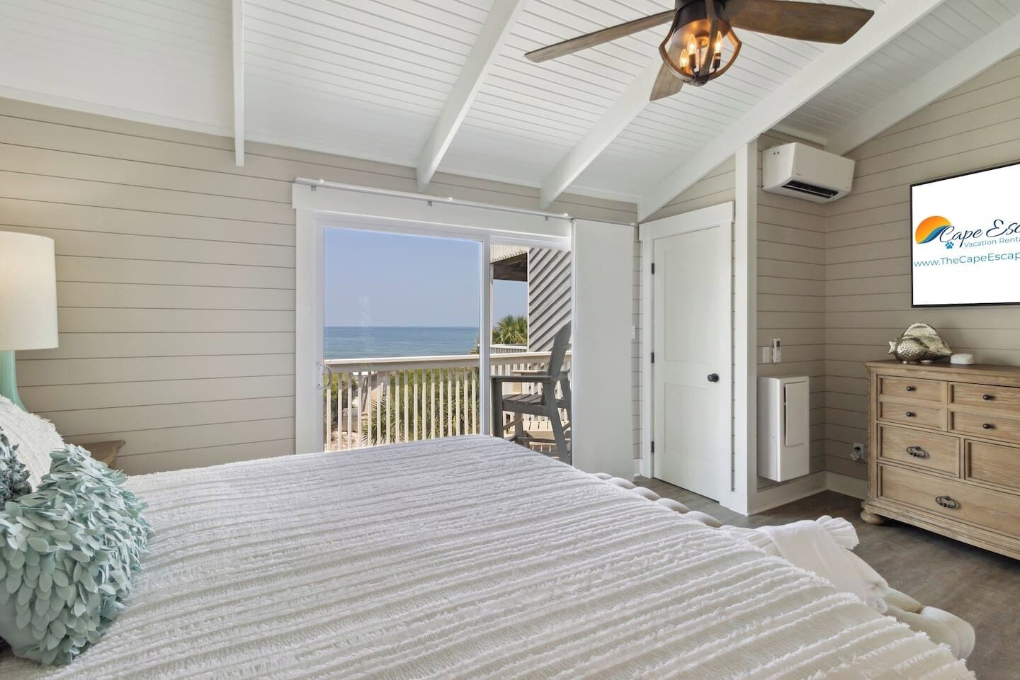 3 bedrooms, iron/ironing board, travel cot, WiFi