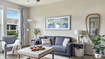 Smart TV, chimenea, videojuegos y oficina