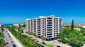 Exterior - Exclusive Siesta Key Condo for 6 at The Anchorage w/beach access and supplies (Siesta Key)