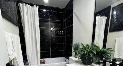 Cozy & Stylish 2 Bedroom Basement Apartment in SW Edmonton