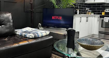 Cozy & Stylish 2 Bedroom Basement Apartment in SW Edmonton