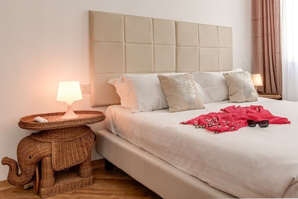 3 habitaciones, tabla de planchar con plancha, wifi y ropa de cama