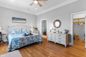 4 bedrooms, WiFi, bed sheets