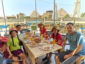 Free daily full breakfast  - Supreme Pyramids view (Giza)
