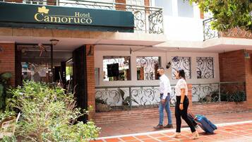 Fachada de la propiedad