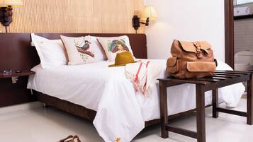 Caja de seguridad en la habitación y escritorio