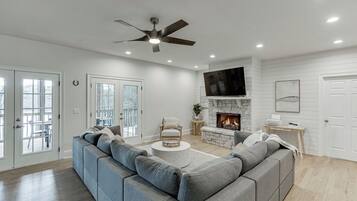 Smart TV, fireplace, table football, ping pong