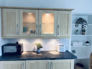 Lejlighed | Privat køkken | Køleskab, mikrobølgeovn, ovn, kogeplade