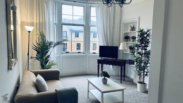 Apartment | Living area | TV