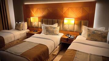 Habitación triple estándar | Cortinas opacas, sistema de insonorización, wifi gratis